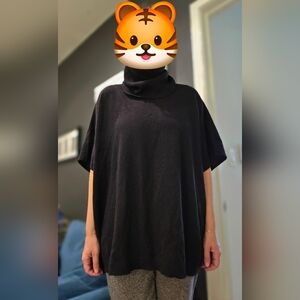 Garnet Hill Cashmere Sweater Tuerleneck Short Sleeved. Black